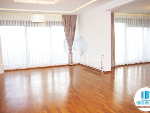 Jap me qira banesen(penthouse) 165m2 + 70m2 ballkon kati i -VIII- / Prishtine