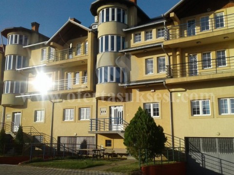 Jap me qira shtepin 1500m2 tri katshe me 15.30 ari toke / Prishtine