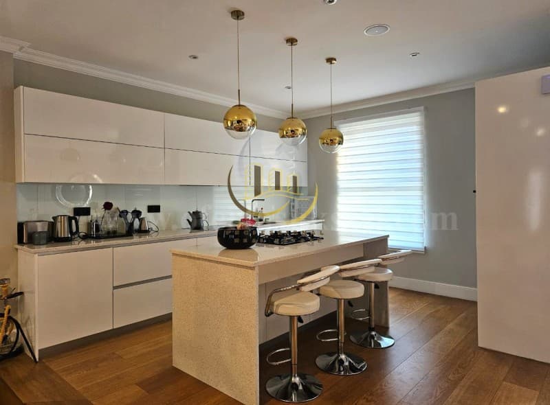 Jap me qira shtepin 250m2 me 3 ari oborr/Prishtine — fotografia 3