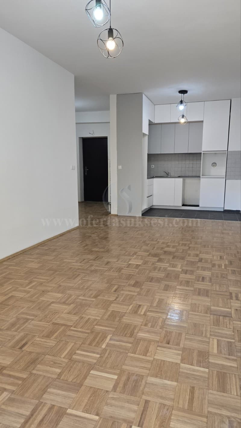 Shes banesen 92m2 kati i -II-/Prishtine — fotografia 2