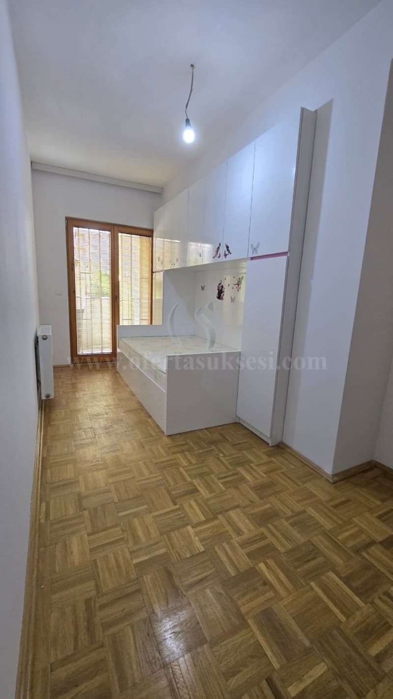 Shes banesen 92m2 kati i -II-/Prishtine — fotografia 4