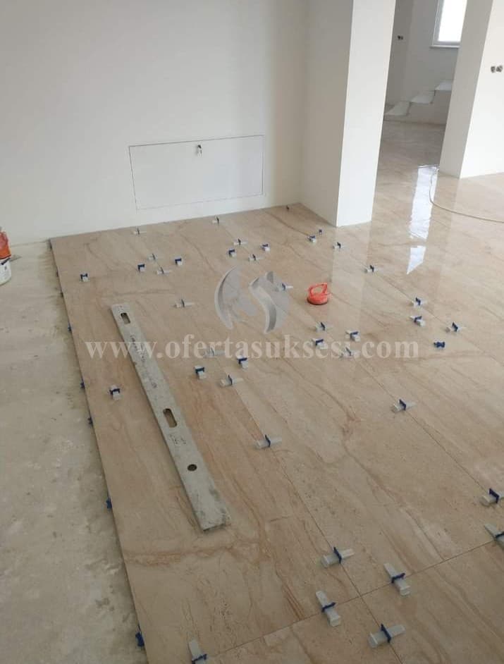 Kerkoj pune / Mjeshter — fotografia 1