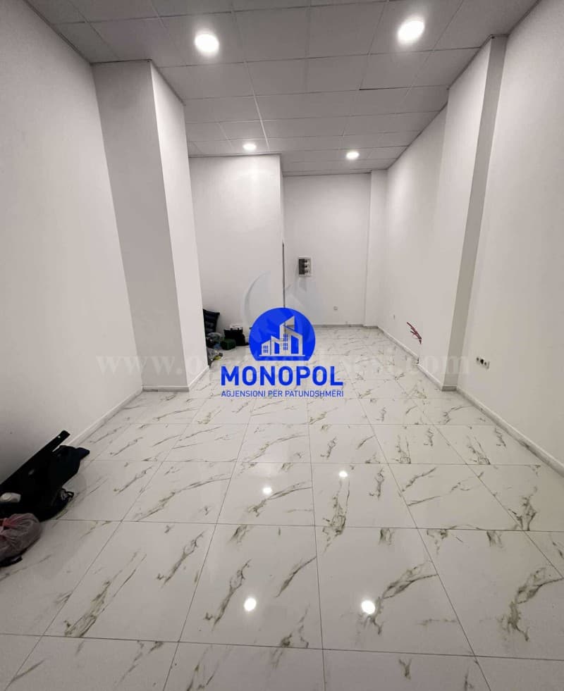 Jap me qira lokalin 33m2 kati perdhes/Fushe Kosove — fotografia 1