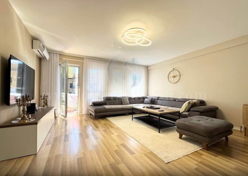 Shes banesen 107m2 kati i -VII- / Prishtine — fotografia 2