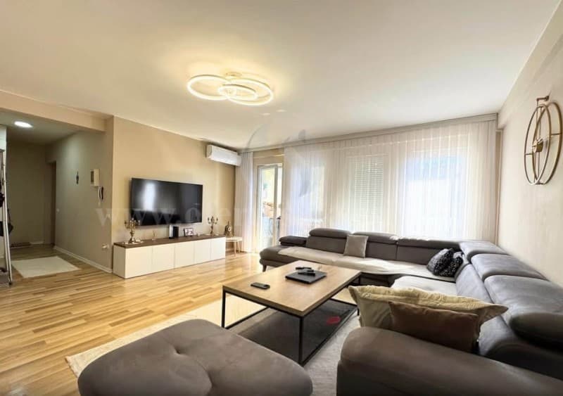 Shes banesen 107m2 kati i -VII- / Prishtine — fotografia 3