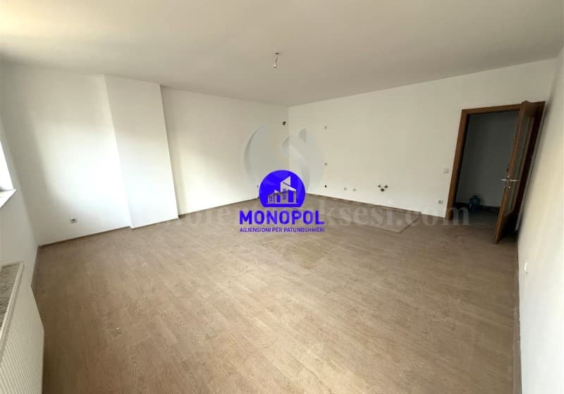 Jap me qira banesen-zyren 89m2 kati i -VI-/Fushe Kosove — fotografia 2