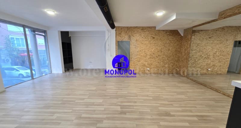 Jap me qira lokalin 77m2 kati perdhes / Prishtine — fotografia 6