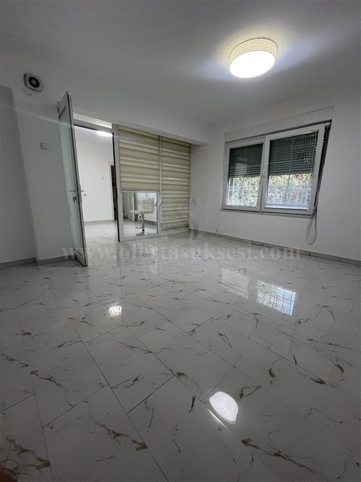 Jap me qira banesen-zyren 40m2 kati perdhes /Prishtine — fotografia 1