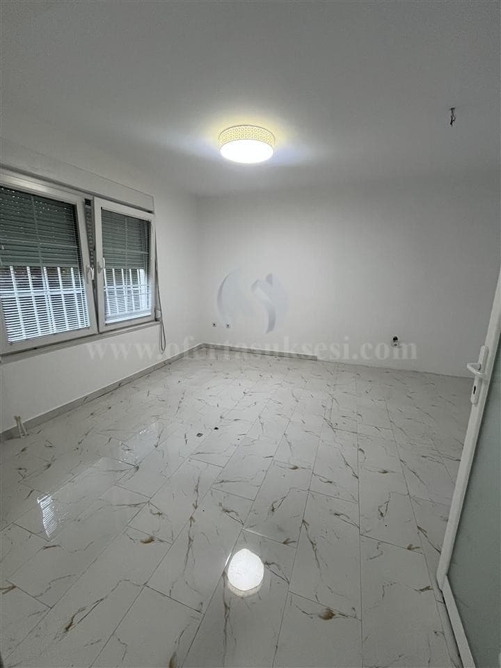 Jap me qira banesen-zyren 40m2 kati perdhes /Prishtine — fotografia 2