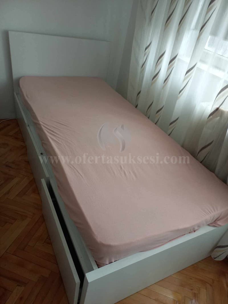Shes krevatin — fotografia 1