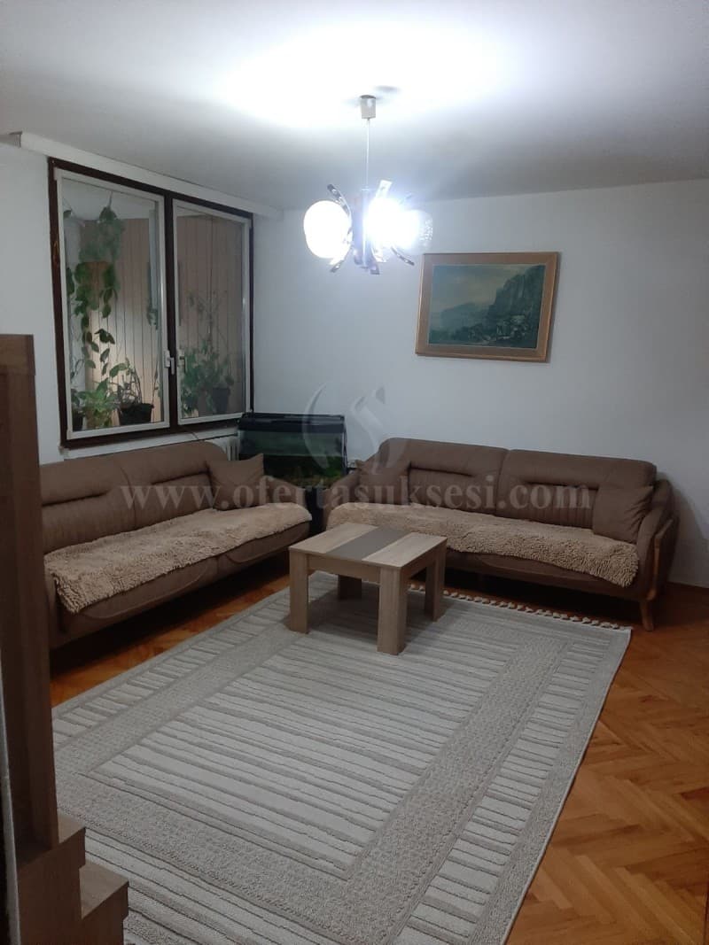 Japme qira banesen 75m2 kati i -III-/Prishtine — fotografia 1