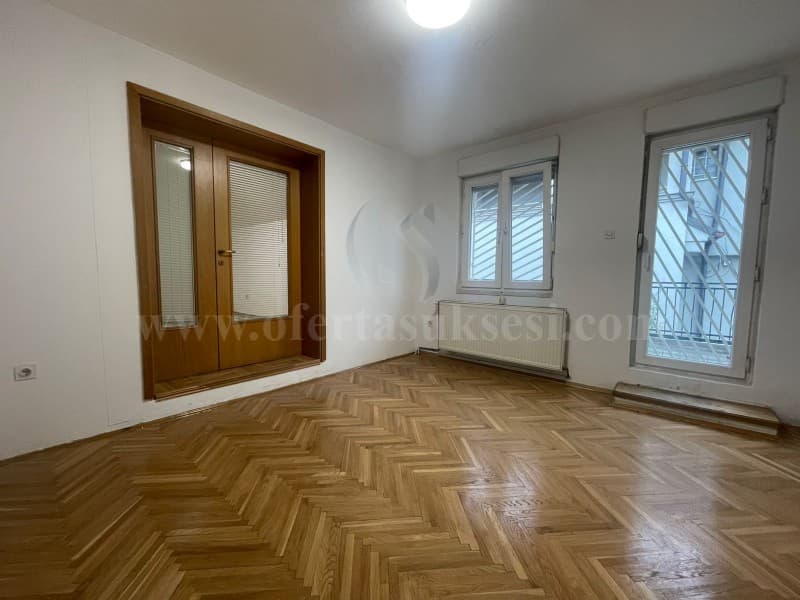 Jap me qira shtepin-zyre 400m2 dy kateshe me 2 ari oborr/Prishtine — fotografia 8