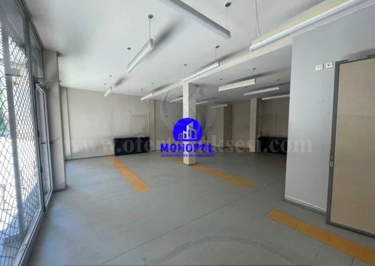 Jap me qira lokalin 100m2 kati perdhes+100bodrum / Prishtine — fotografia 4