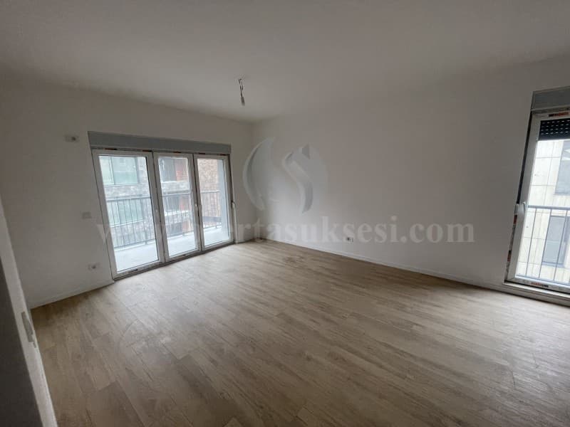 Jap me qira banesen-zyren 84m2 kati i -IV- / Prishtine — fotografia 1