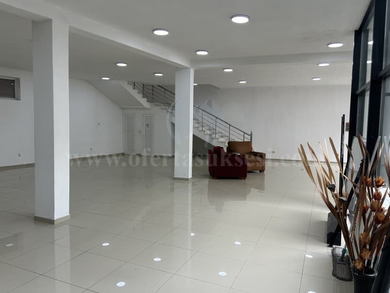 Jap me qira lokalin 1000m2 kati perdhes/Mitrovice — fotografia 5