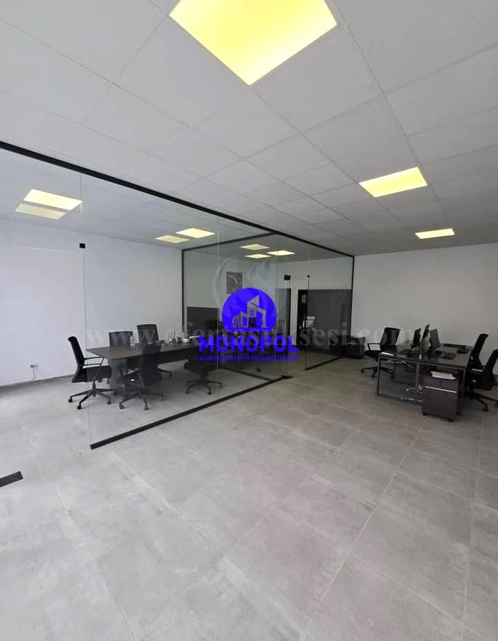 Jap me qira lokalin 81m2 kati perdhes/Prishtine — fotografia 3