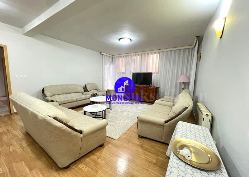 Jap me qira katin e shtepis 100m2 kati perdhes / Prishtine — fotografia 1