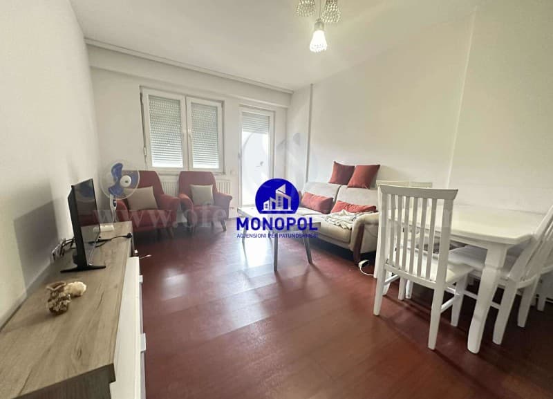 Jap me qira banesen 75m2 kati i -I- /Prishtine — fotografia 2