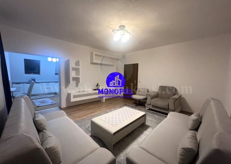 Jap me qira katine e shtepis 160m2 kati i -III-/Prishtine — fotografia 1