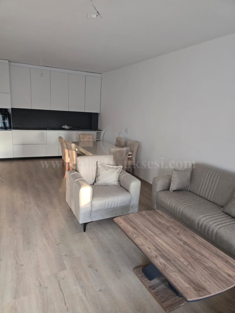 Jap me qira banesen 92.5m2 kati i -I-/Prishtine — fotografia 2