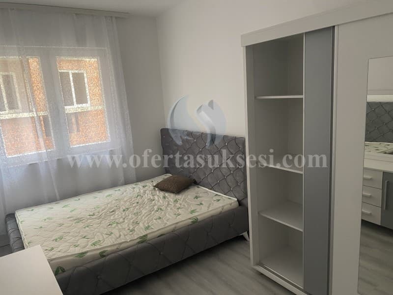 Shes banesen 50m2 kati i -II-/Fushe Kosove — fotografia 2