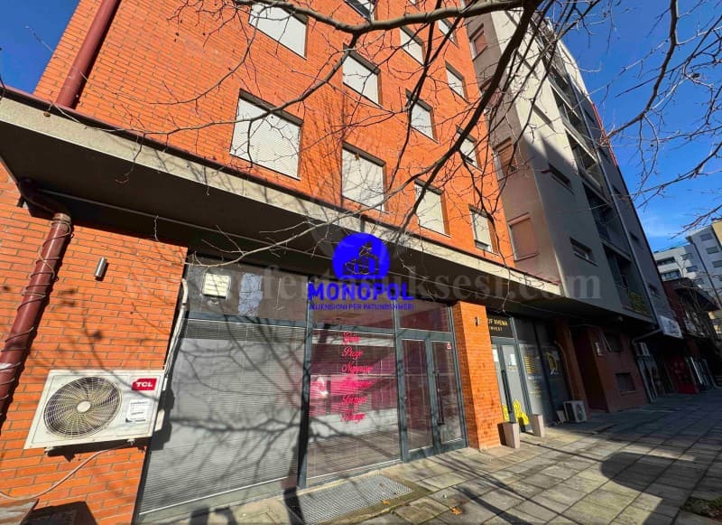 Jap me qira lokalin 55m2 kati perdhes / Prishtine — fotografia 1