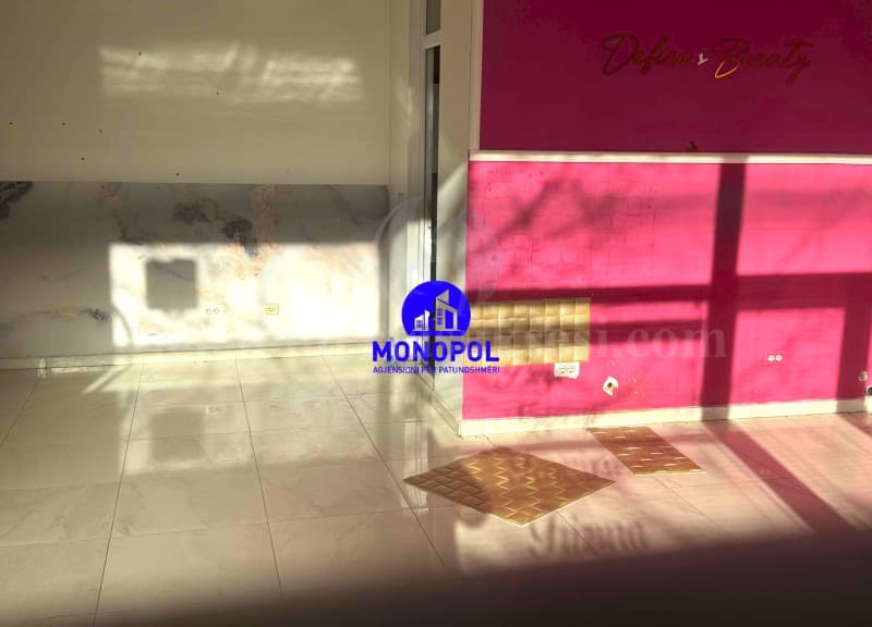 Jap me qira lokalin 55m2 kati perdhes / Prishtine — fotografia 2