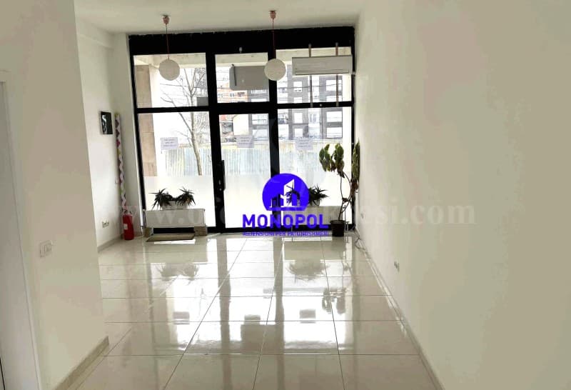 Jap me qira lokalin 46m2 kati perdhes/Prishtine — fotografia 1