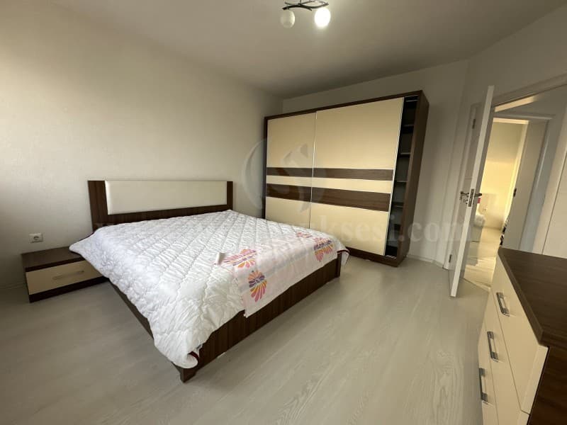 Shes shtepin 270m2 me 30 ari oborr / Kastriot — fotografia 4