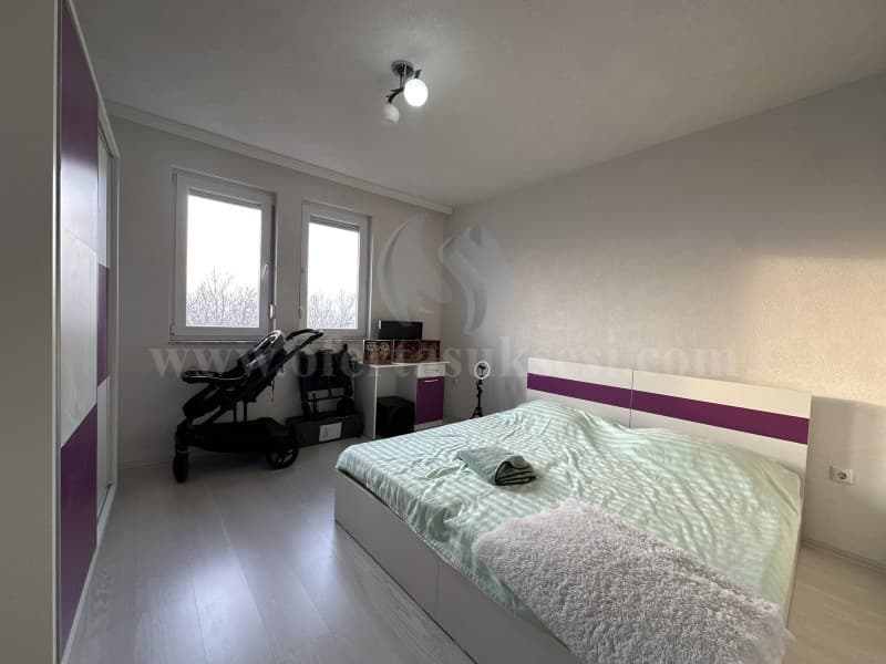 Shes shtepin 270m2 me 30 ari oborr / Kastriot — fotografia 8