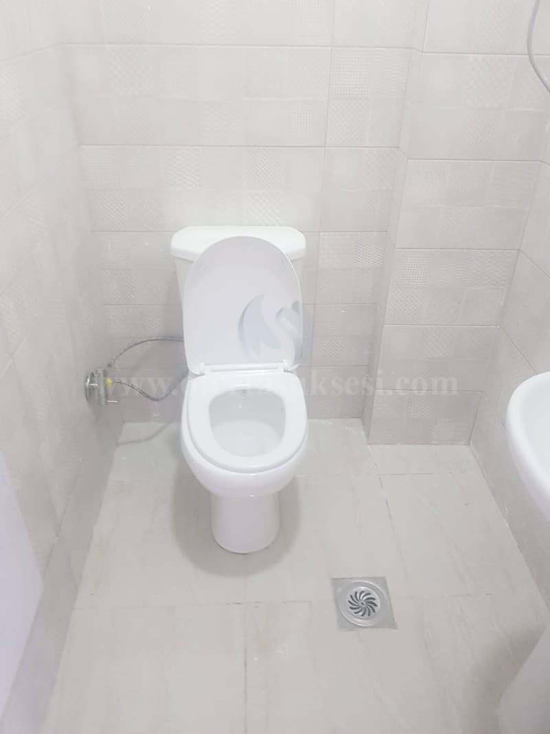 Shes lokalin 35m2 kati perdhes/Fushe Kosove — fotografia 4