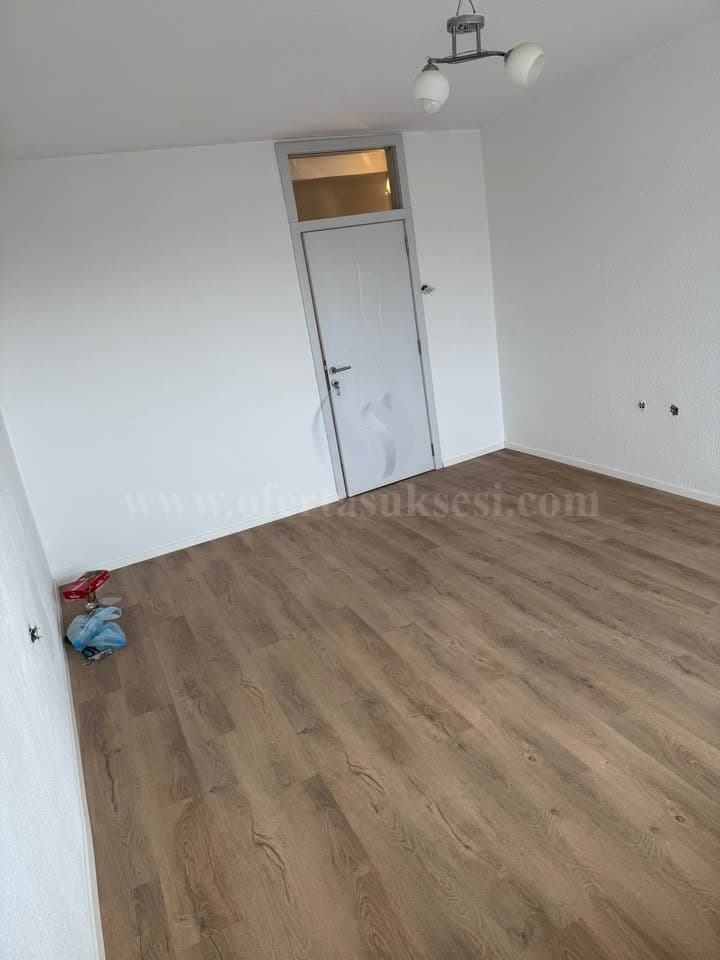 Shes banesen 58.60m2 kati i -VI- / Prishtine — fotografia 5