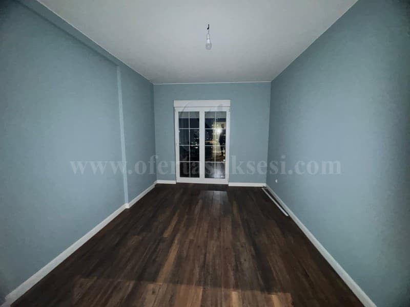 Jap me qira banesen-ZYREN kati i -IV- / Prishtine — fotografia 5