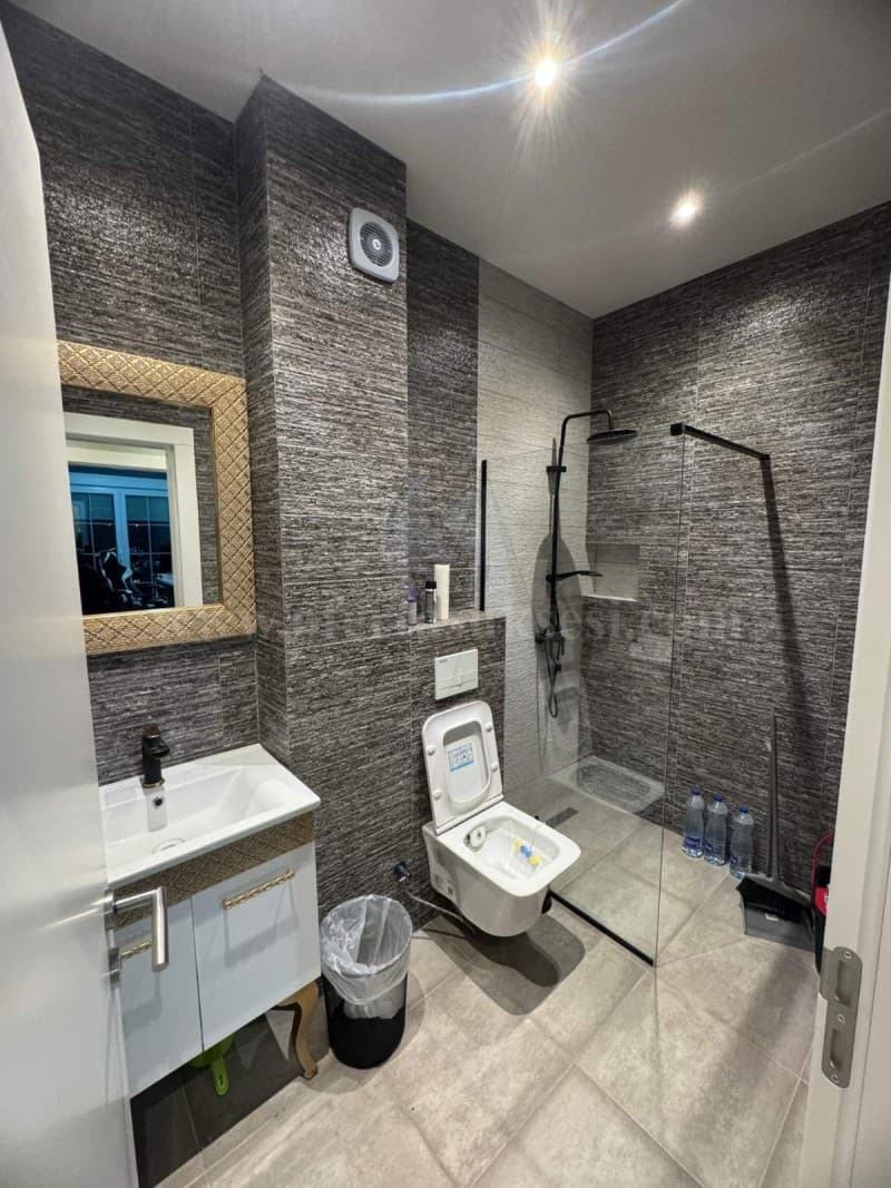 Jap me qira banesen-ZYREN kati i -IV- / Prishtine — fotografia 7