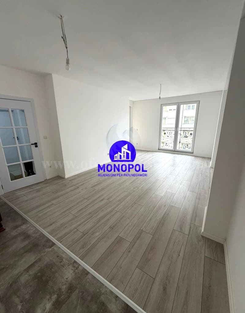 Shes banesen 77.12m2 kati i -IV- / Fushe Kosove — fotografia 1