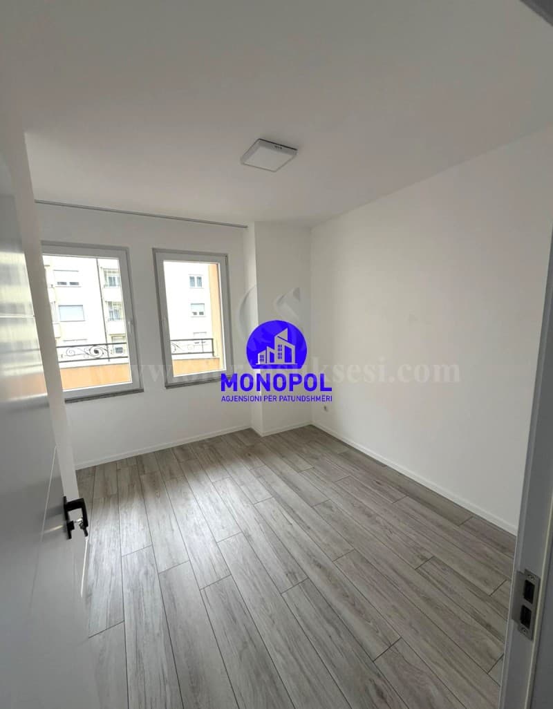 Shes banesen 77.12m2 kati i -IV- / Fushe Kosove — fotografia 4