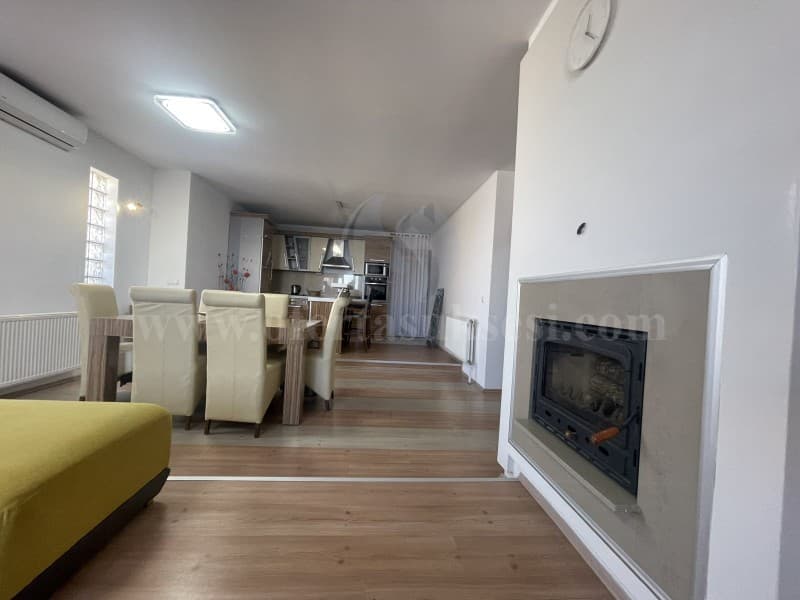 Jap me qira banesen-penthose 110m2 kati i -VII-/Prishtine — fotografia 1