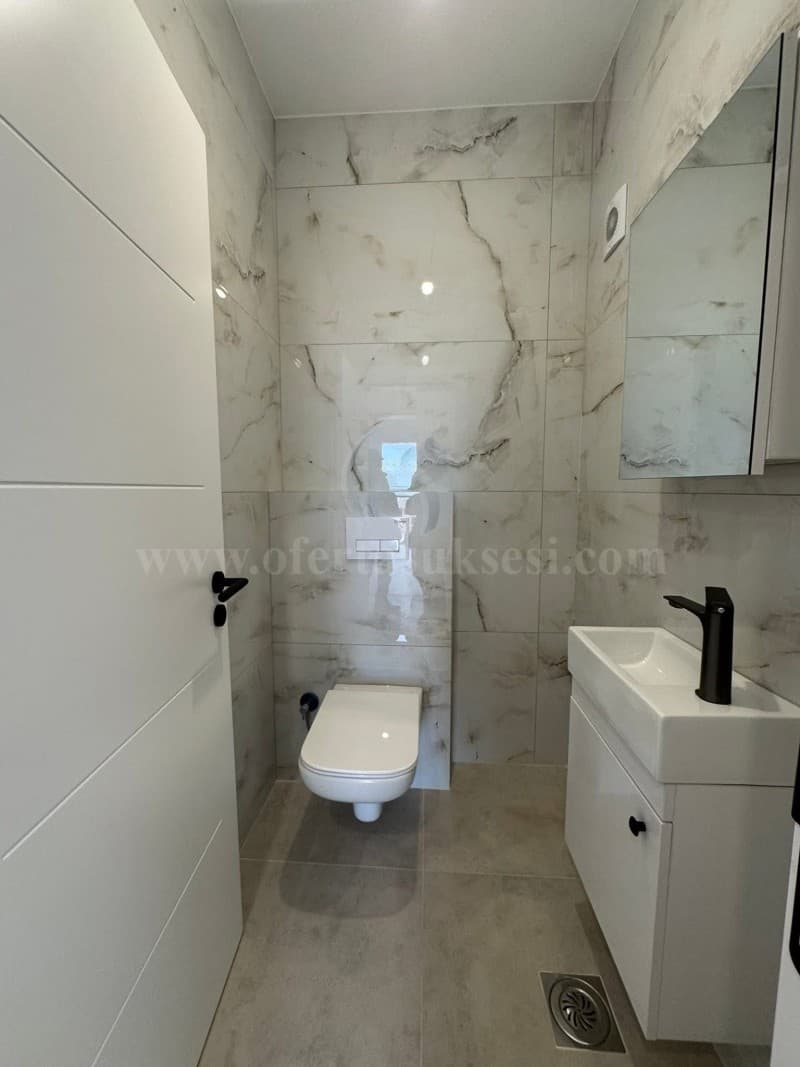 Shes banesen 90m2 kati i -II- / Prishtine — fotografia 6