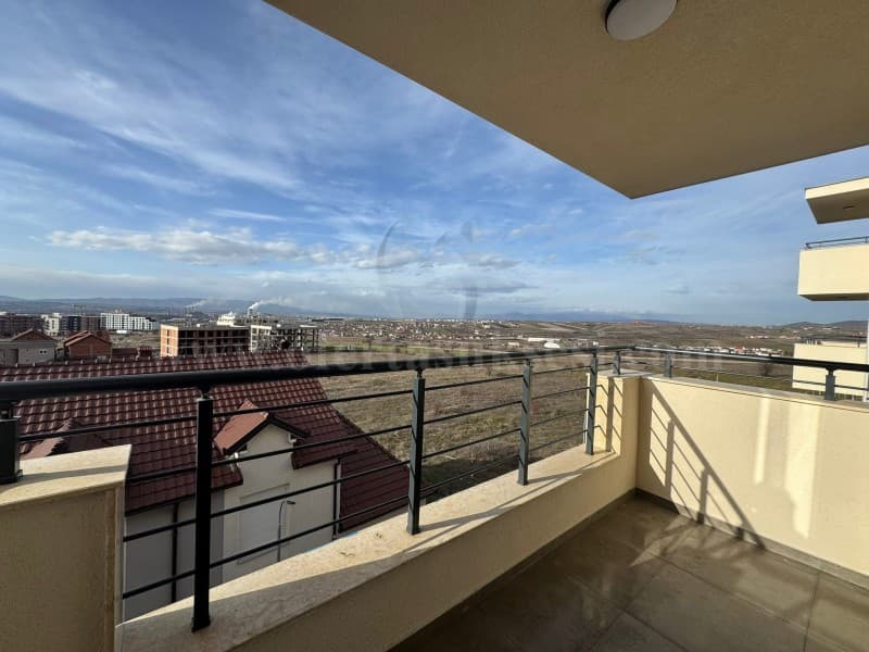 Shes banesen 90m2 kati i -II- / Prishtine — fotografia 7