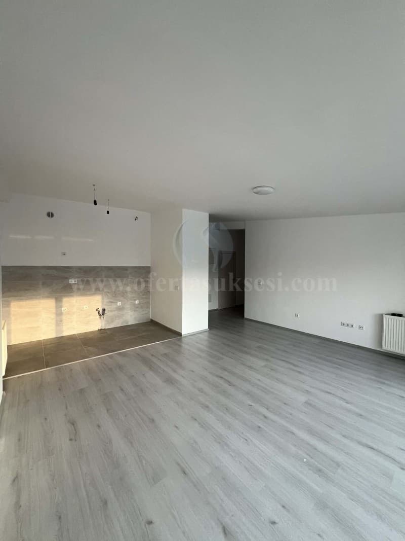 Jap me qira banesen-ZYREN 97.8m2 kati i -IX- / Ferizaj — fotografia 3