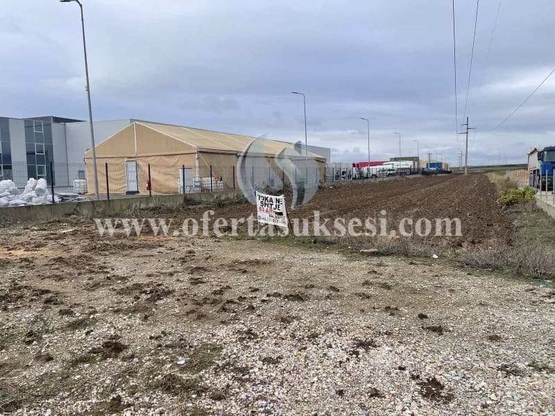 Shes 63 ari truall rruges kryesore Prishtine-Ferizaj — fotografia 2