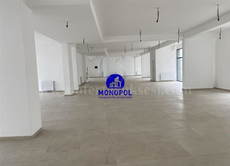 Jap me qira lokalin 340m2 kati i -I- / Prishtine — fotografia 1