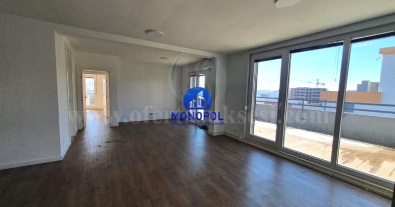 Jap me qira banesen-penthouse-ZYREN 380m2 kati i -VIII-/Prishtine — fotografia 1