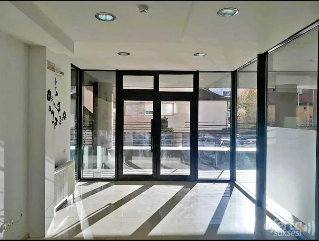 Lokal me qira — fotografia 1