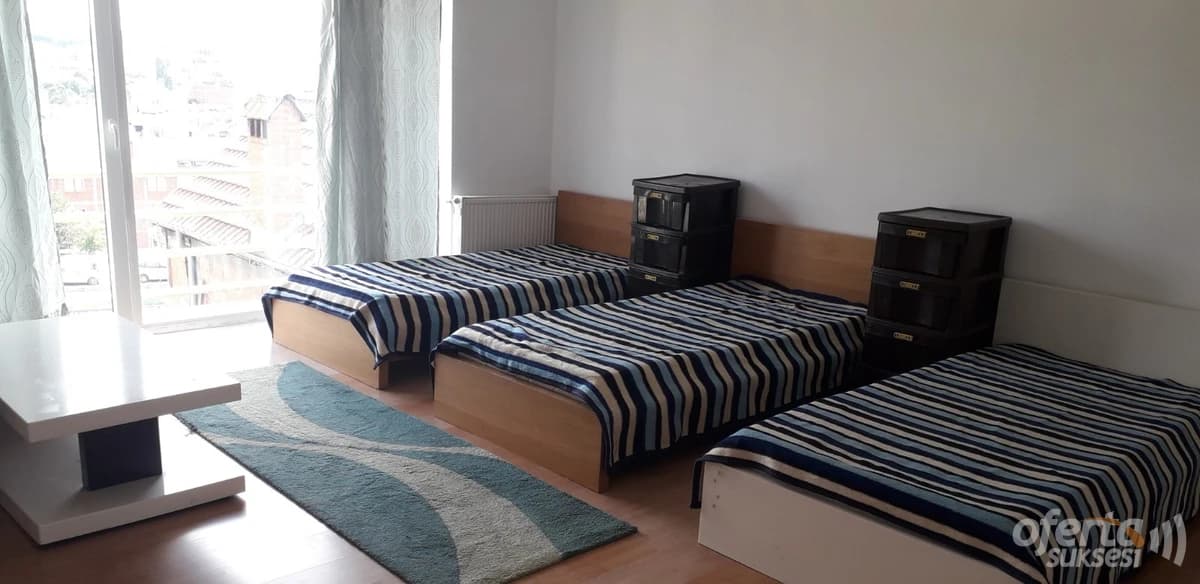 Jap me qira banesë / dhoma për Vajza (Studente ose Punëtore) — fotografia 1