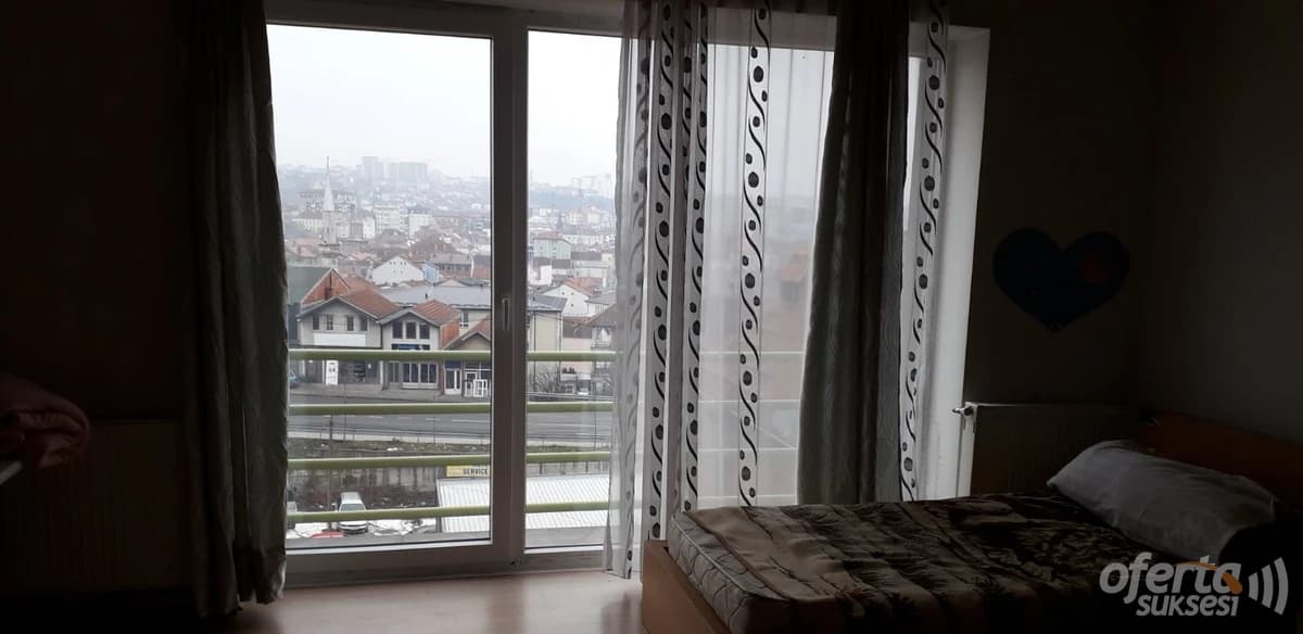 Jap me qira banesë / dhoma për Vajza (Studente ose Punëtore) — fotografia 4