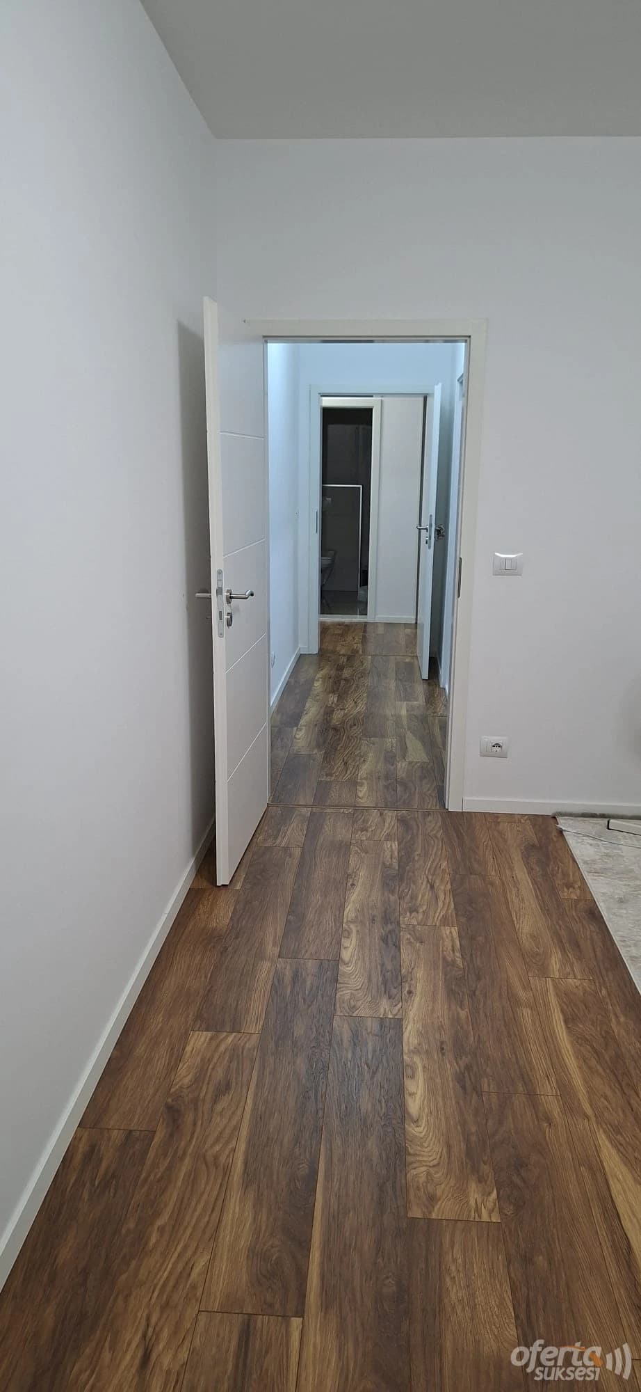 SHES APARTAMENT I RI (I POSA NDËRTUAR) DHE CILËSOR - I MOBILUAR - GJAKOVË — fotografia 3
