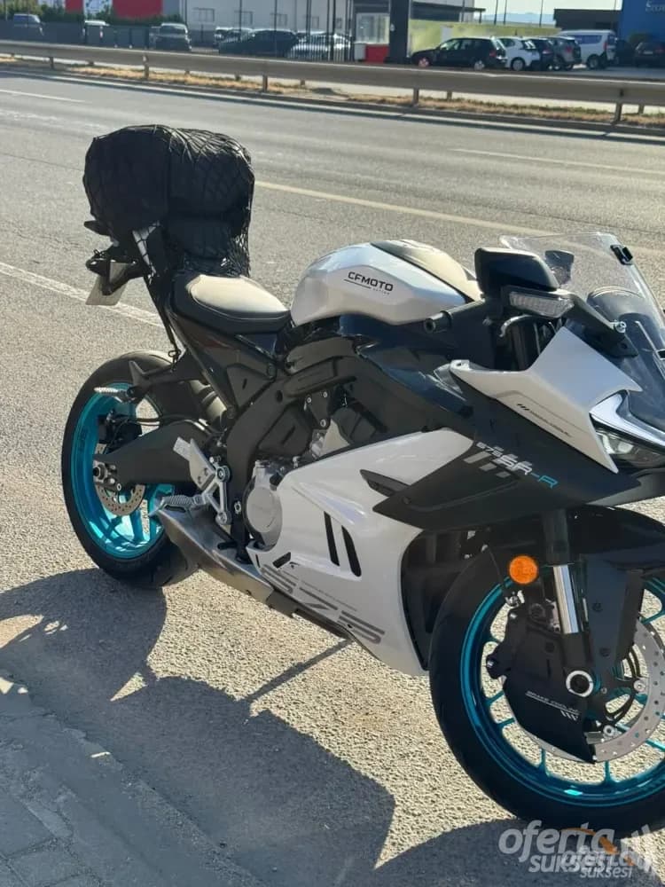 Shes motor CFMoto 675SR-R — fotografia 4