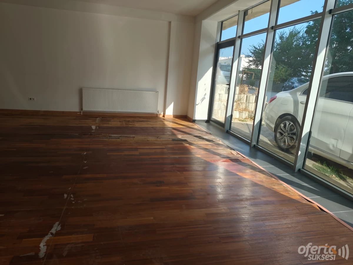 Jap me qira lokal 240m2 kati përdhes/Prishtinë — fotografia 4