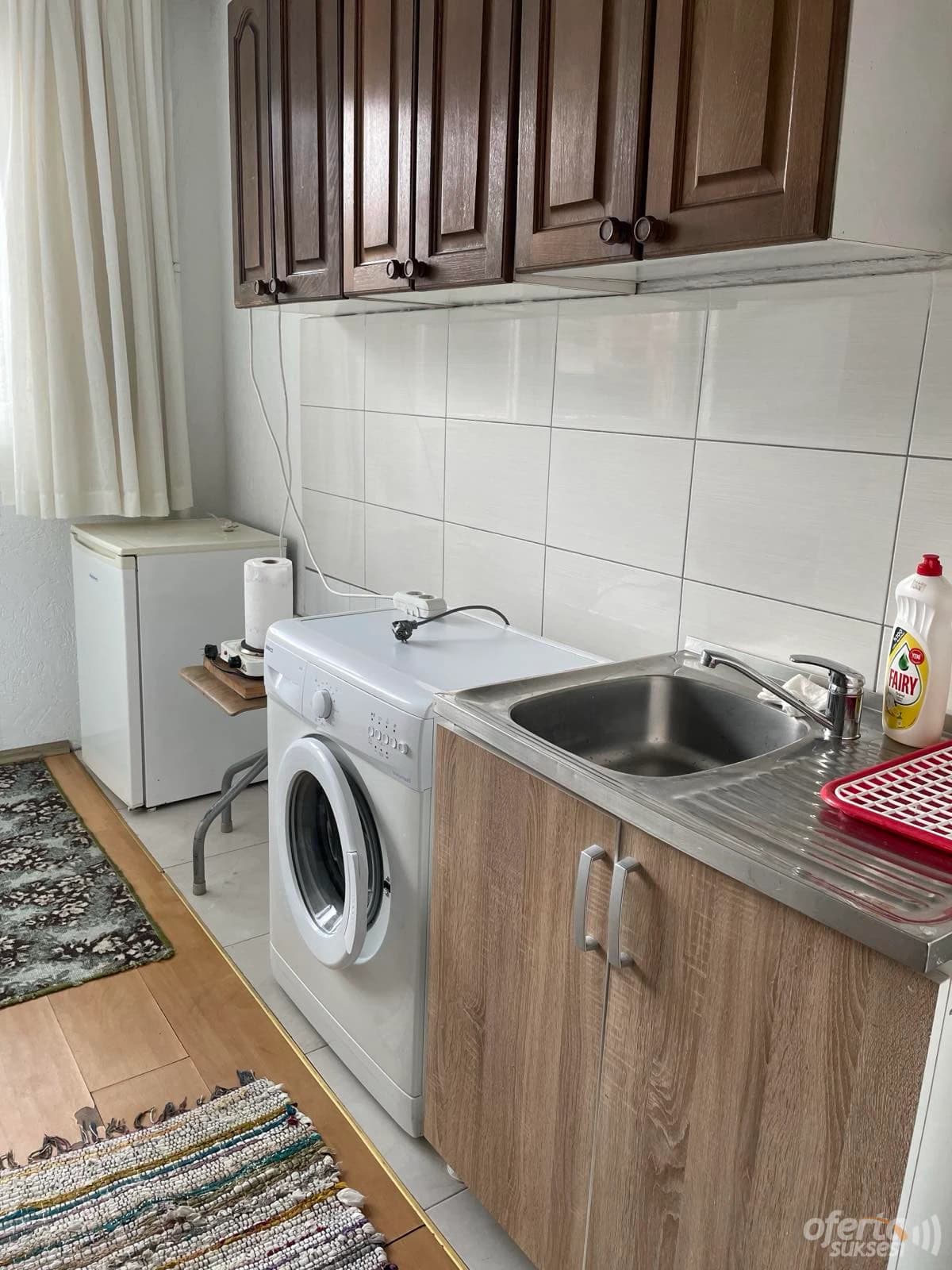 Jap me qira garsonierë 30m2 kati përdhes / Prishtinë — fotografia 1